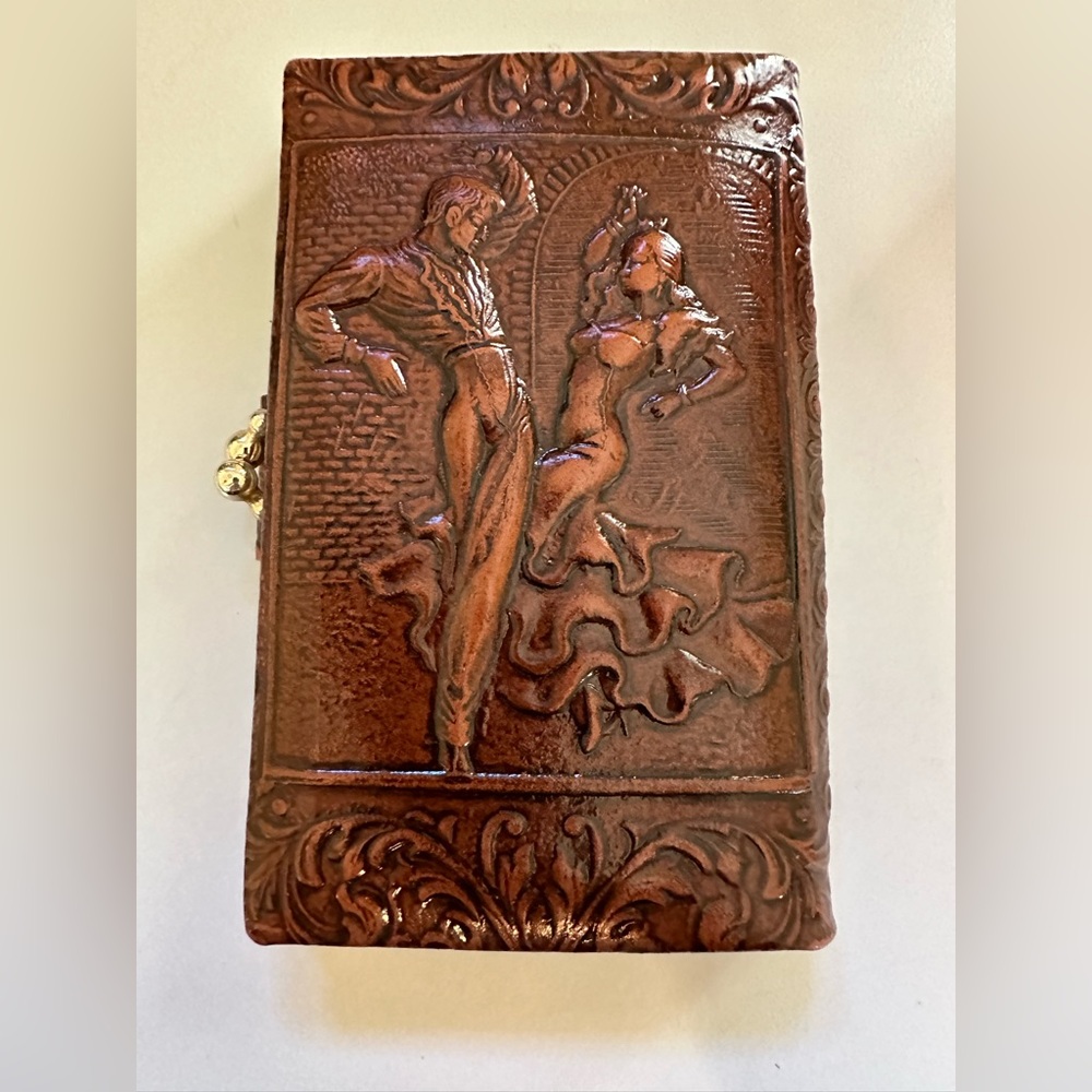 Vintage leather wallet never used